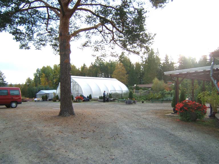 Monipuolinen kasvinäyttely ja puutarhakasvit