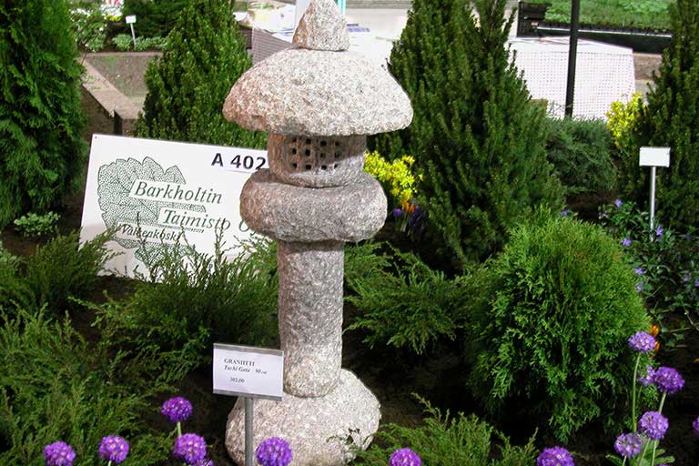 Ajattomia graniittielementtejä maisemointiin