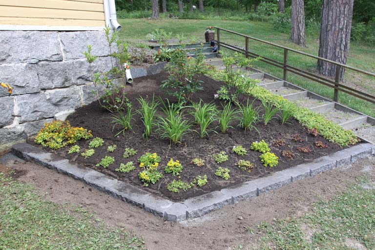 Yritysasiakkaan vihertyökohde Valkeakoskella